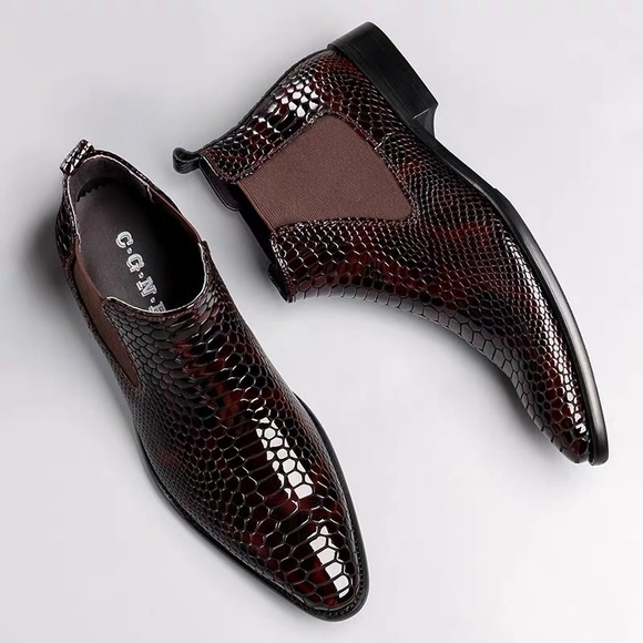 Brown shiny leather men’s shoes